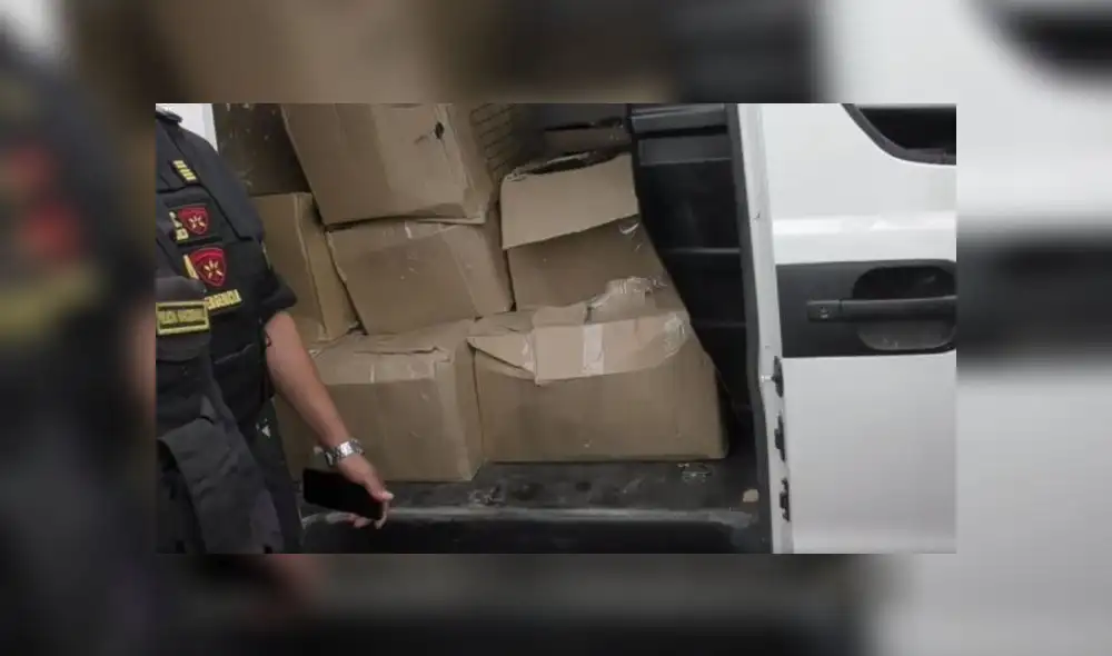 Se presume que la sustancia encontrada dentro de las cajas es clorhidrato de cocaína. Se presume que la sustancia encontrada dentro de las cajas es clorhidrato de cocaína.