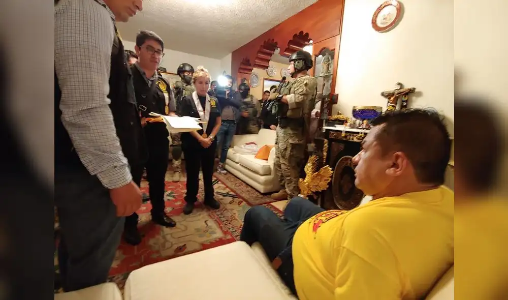 Fiscal Sandra Castro dirige la detención de Juan Sotomayor, quien es sindicado como líder de la presunta organización criminal "Rich Port II". Foto: Ministerio Público. Fiscal Sandra Castro dirige la detención de Juan Sotomayor, quien es sindicado como líder de la presunta organización criminal "Rich Port II". Foto: Ministerio Público.