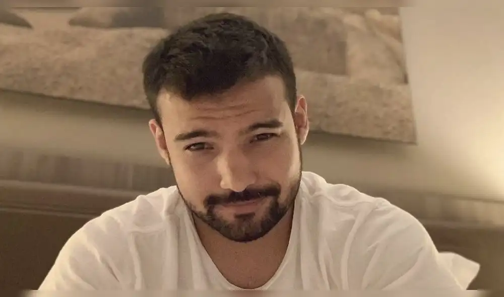 Ezio Oliva demuestra que sabe limpiar su casa. Foto: Instagram Ezio Oliva demuestra que sabe limpiar su casa. Foto: Instagram