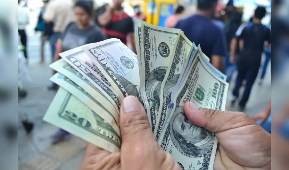 Precio del dólar abre a la baja y cotiza a S/ 3,8273 este martes 13 de diciembre Precio del dólar abre a la baja y cotiza a S/ 3,8273 este martes 13 de diciembre