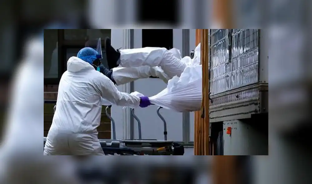 Elaboración de bolsas fúnebres. Créditos: EFE. Elaboración de bolsas fúnebres. Créditos: EFE.