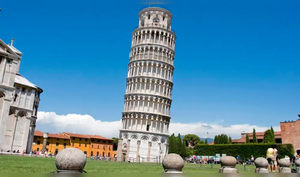 ¿Cuál es la razón por la que la Torre de Pisa se está enderezando?