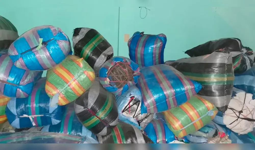 Policía de Tacna incautó S/ 45 mil en ropa de contrabando. Policía de Tacna incautó S/ 45 mil en ropa de contrabando.