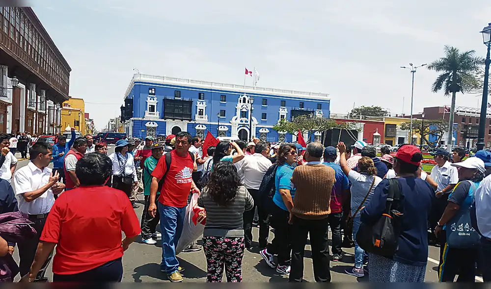 En la lucha. Miembros de Fentase exigen abordar tema laboral.