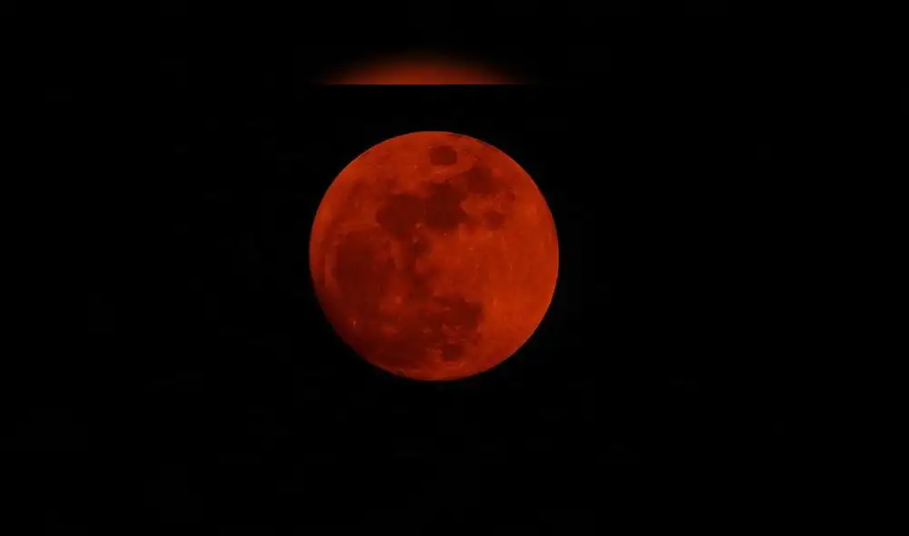 'Luna roja' captada por el astrónomo Adrián Arquiola en Argentina.