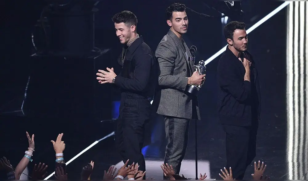 Priyanka Chopra explica por qué no acompañó a Nick Jonas en los VMAs