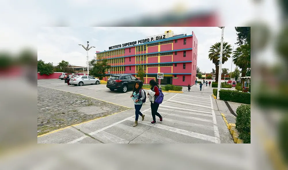 Arequipa: Estafan a 400 estudiantes del instituto Pedro P. Díaz 
