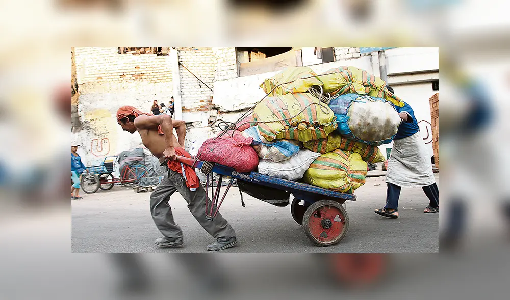 Esfuerzo. Grajeda siempre tiene en la mira la labor humana.