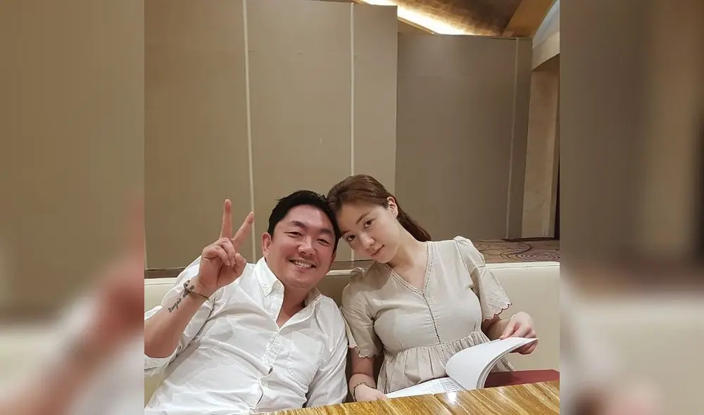 Hwayoung en 2018 junto al actor JL.