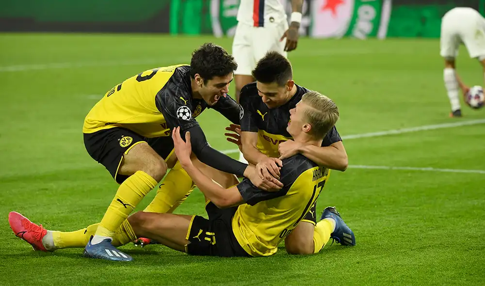 Erling Haaland le marcó un doblete al PSG y pone en ventaja al Borussia Dortmund. | Foto: AFP Erling Haaland le marcó un doblete al PSG y pone en ventaja al Borussia Dortmund. | Foto: AFP