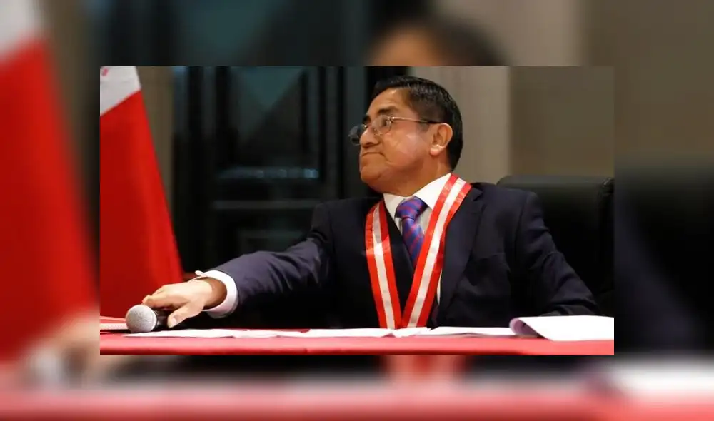 César Hinostroza se victimiza y denuncia que vulneraron secreto de sus comunicaciones