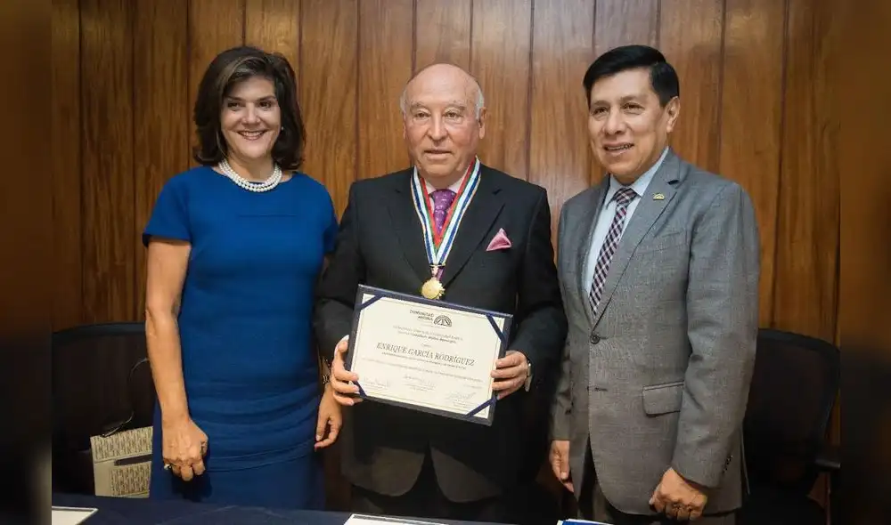 Enrique García culmina gestión de 25 años al frente de CAF 