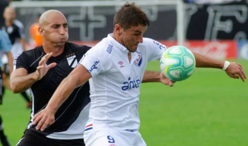 Nacional y Danubio juegan en el Gran Parque Central por el Torneo Intermedio. Foto: Nacional Nacional y Danubio juegan en el Gran Parque Central por el Torneo Intermedio. Foto: Nacional