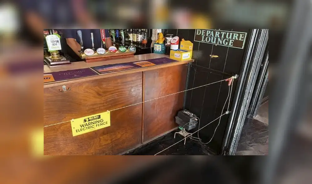 Dueño del establecimiento vio que la clientela "hacía lo que quería", ignorando completamente las recomendaciones de distanciamiento. Foto: St. Just Dueño del establecimiento vio que la clientela "hacía lo que quería", ignorando completamente las recomendaciones de distanciamiento. Foto: St. Just