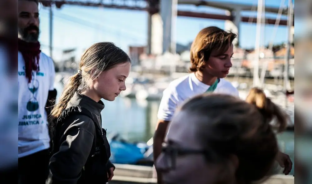 Greta Thunberg, la activista sueca convertida en un baluarte de defensa del medio ambiente, desembarcó este martes en Lisboa. Foto: AFP. Greta Thunberg, la activista sueca convertida en un baluarte de defensa del medio ambiente, desembarcó este martes en Lisboa. Foto: AFP.