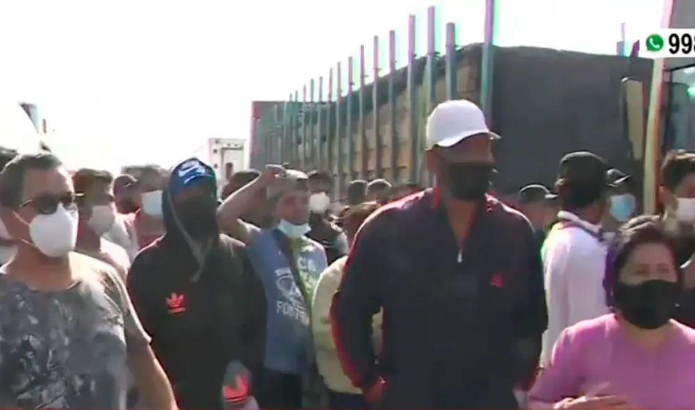 Piden elementos que les permitan subsistir hasta que se solucione el paro agrario. Foto: captura de América TV. Piden elementos que les permitan subsistir hasta que se solucione el paro agrario. Foto: captura de América TV.