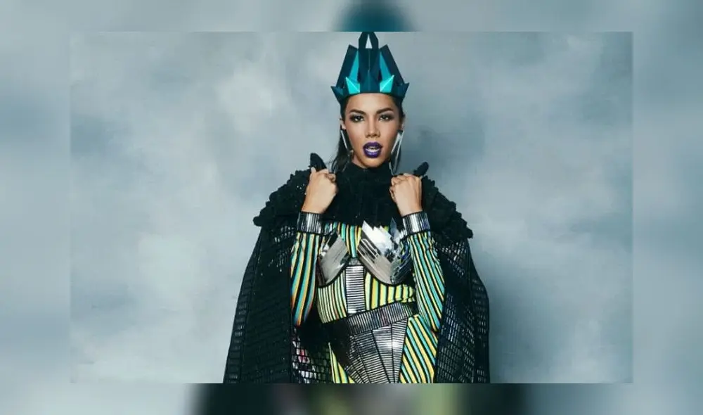 Thalía Olvino modelando el traje típico que usará como representante de Venezuela en el Miss Universo 2019.