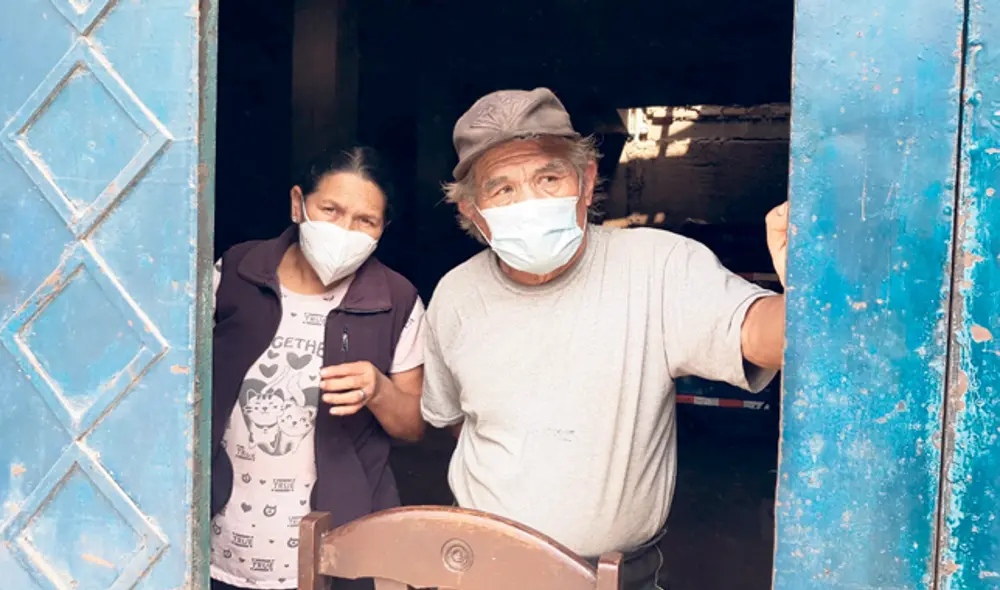 Se cuidan. Bárbara y Jonás no desean llegar a un hospital.