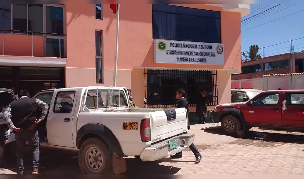 Puno: Delincuentes armados asaltan a mujer dentro de pollería Puno: Delincuentes armados asaltan a mujer dentro de pollería