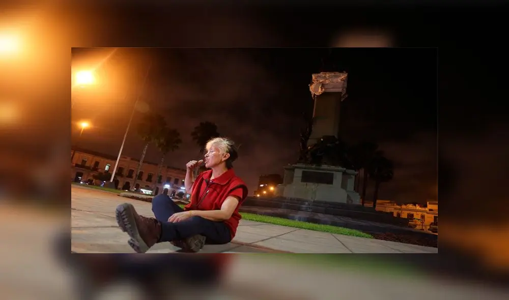 Gommy, la mujer que alimenta todas las noches a los gatos de la Plaza Bolognesi pese al cáncer Gommy, la mujer que alimenta todas las noches a los gatos de la Plaza Bolognesi pese al cáncer