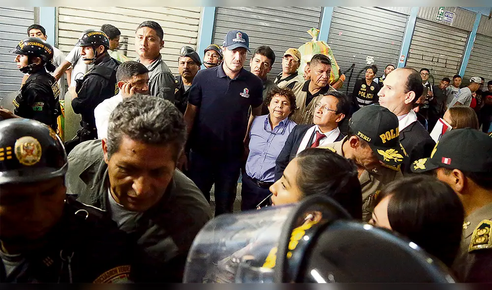 George Forsyth pone la mira ahora en Polvos Azules 