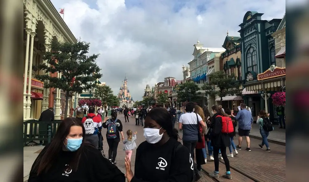 La gente lució mascarillas en la reapertura. La gente lució mascarillas en la reapertura.