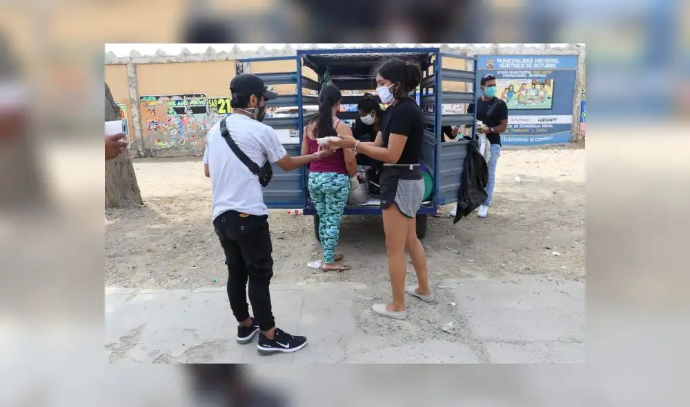 Coronavirus: regalan almuerzos a familaires de pacientes hospitalizados Piura Coronavirus: regalan almuerzos a familaires de pacientes hospitalizados Piura