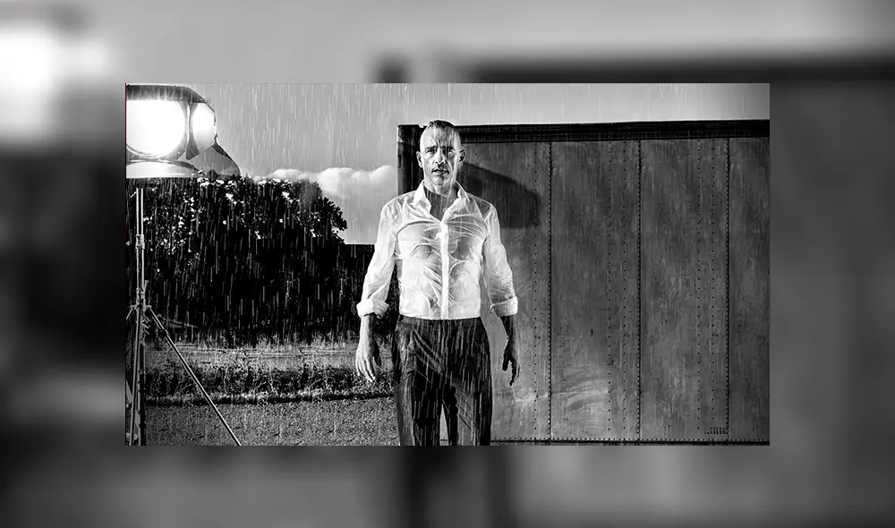 El cantante italiano Eros Ramazzotti agredió a dos fans cuando intentaron tomarse fotografías con él tras su llegada a la Ciudad de México. Foto: Difusión.