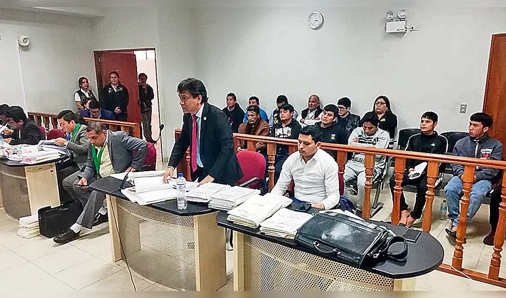 A la cárcel. Seis extorsionadores pasaron a penal de Trujillo. A la cárcel. Seis extorsionadores pasaron a penal de Trujillo.