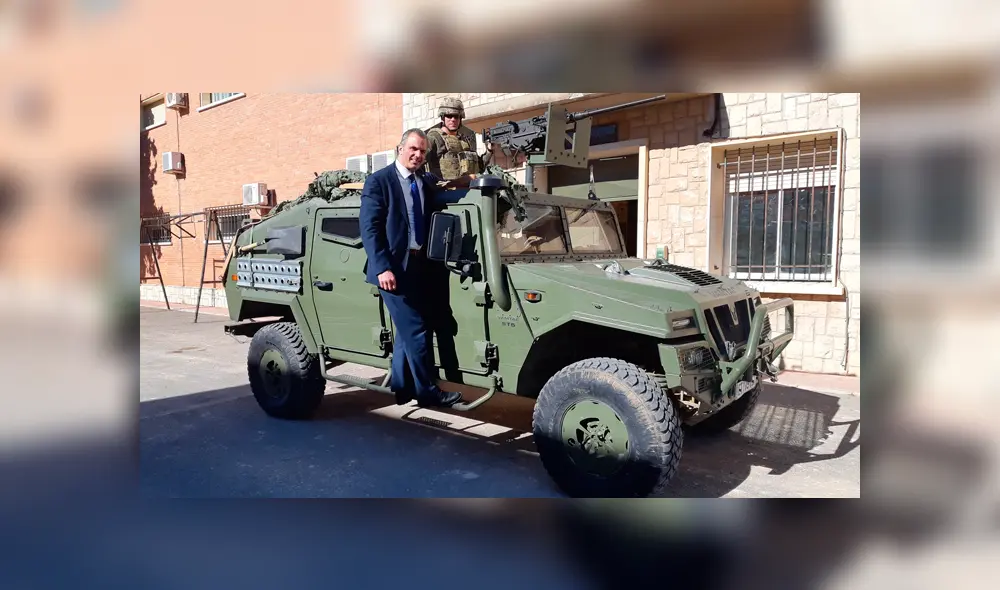 Javier Ortega Smith en una base militar. Javier Ortega Smith en una base militar.