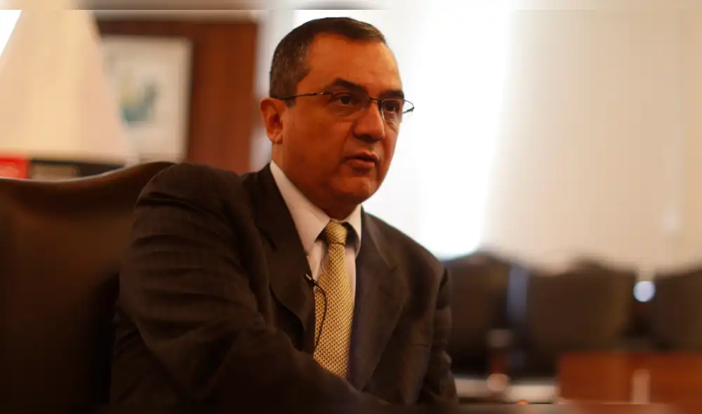 Exceptúan a MEF de tope de trabajadores de confianza