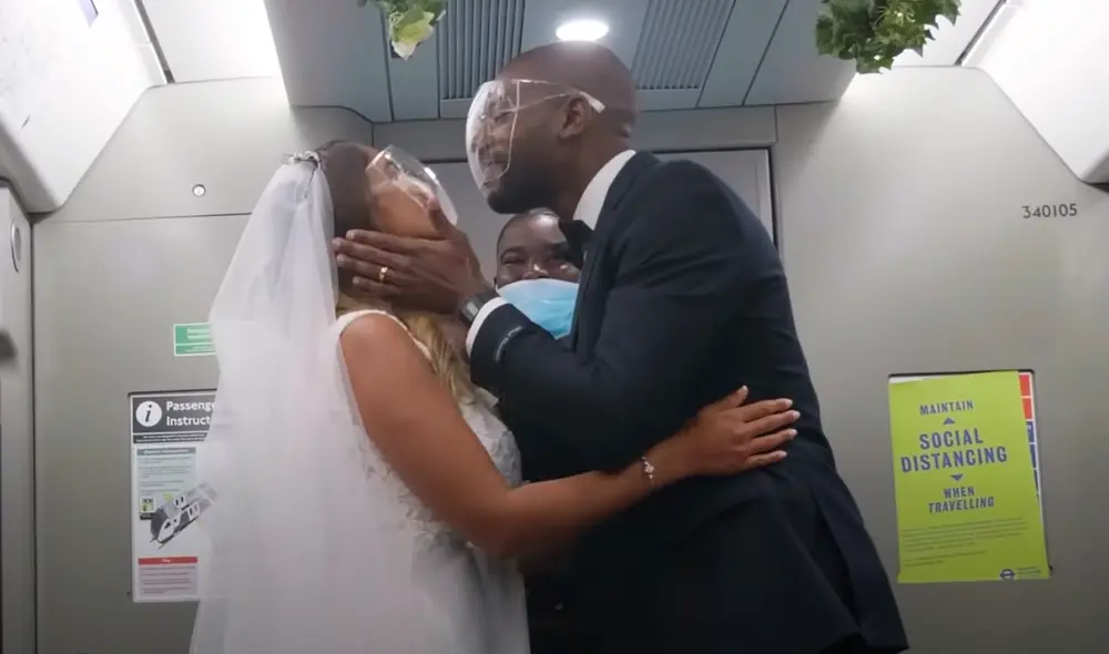 "Esta boda es un recordatorio de que incluso en 2020, el romance todavía no está muerto", comentó el falso novio. Foto: Elvin Mensah / YouTube "Esta boda es un recordatorio de que incluso en 2020, el romance todavía no está muerto", comentó el falso novio. Foto: Elvin Mensah / YouTube