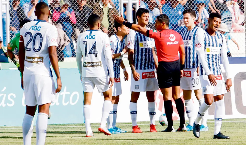 Alianza Lima presenta reclamado y pide que se anule el partido con Binacional en Juliaca. Foto: GLR Alianza Lima presenta reclamado y pide que se anule el partido con Binacional en Juliaca. Foto: GLR