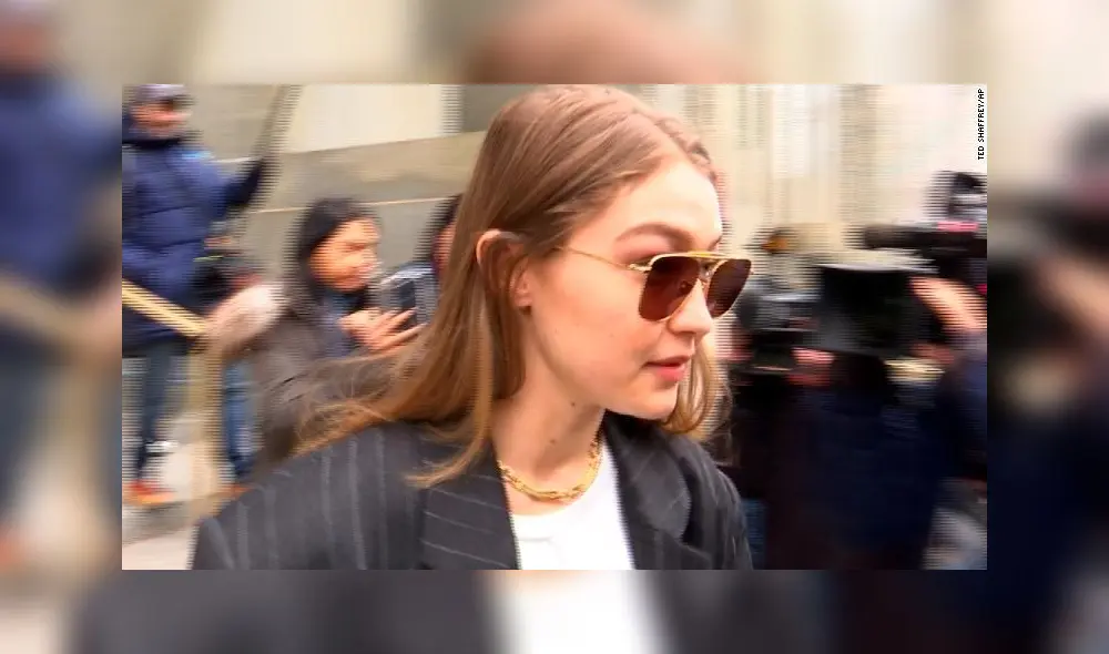 Gigi Hadid saliendo de la Corte de Manhattan