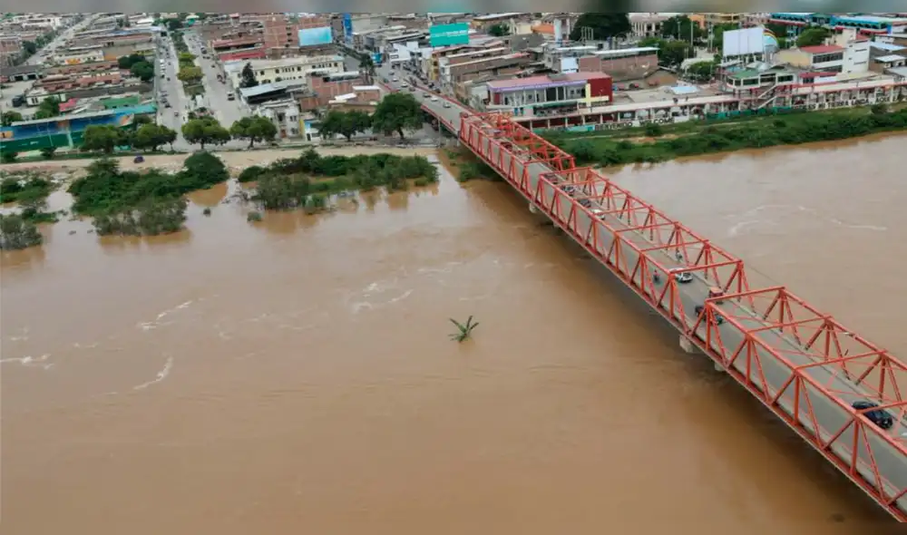 El río Tumbes se encuentra en alerta roja por incremento de caudal