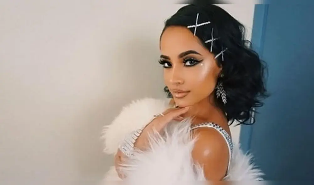 ¿Becky G se operó el busto? fotos la dejaría en evidencia