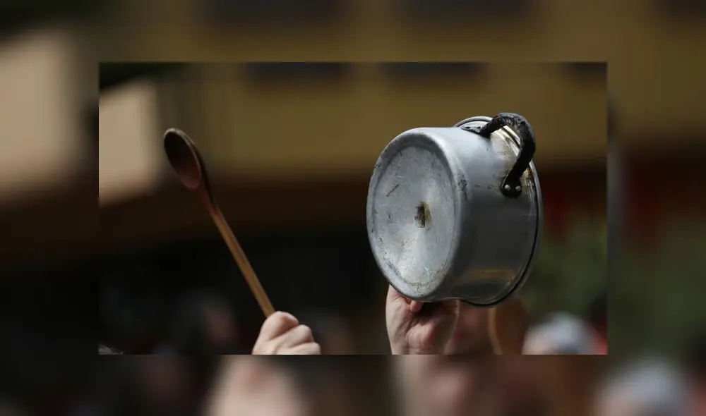 Cacerolazo Perú