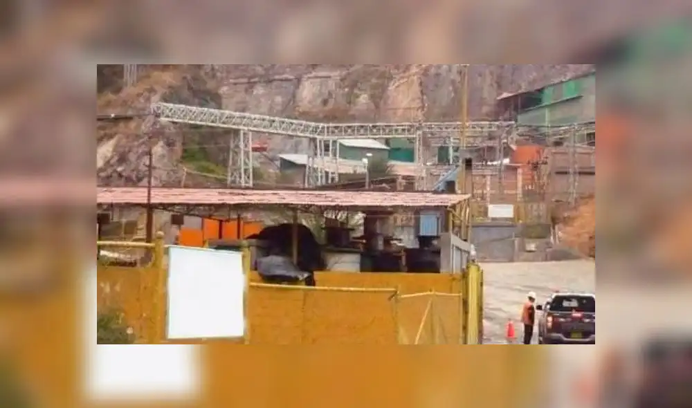 Rescatan a dos de los tres mineros atrapados en mina Cobriza. Créditos: Difusión. Rescatan a dos de los tres mineros atrapados en mina Cobriza. Créditos: Difusión.