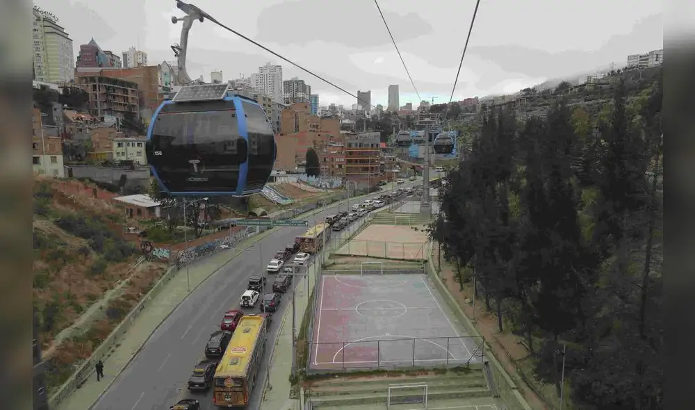 Evo Morales inaugura la línea más rápida del teleférico de La Paz
