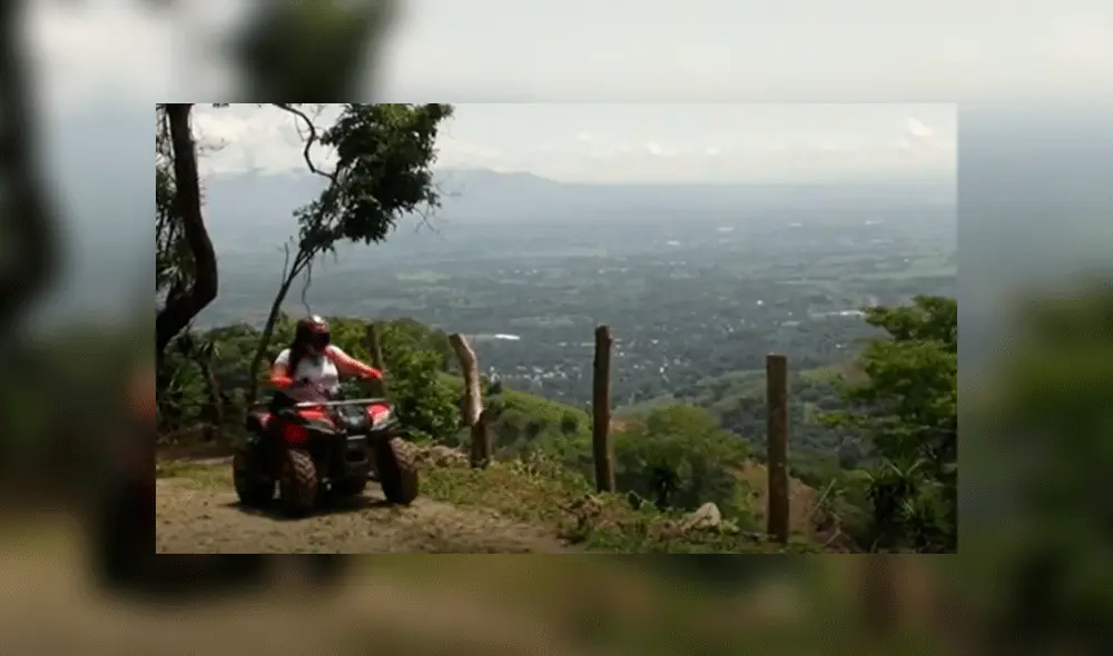 Cecilia González aprendió a conducir cuatrimoto en solo 2 días. Foto: captura Telemundo.