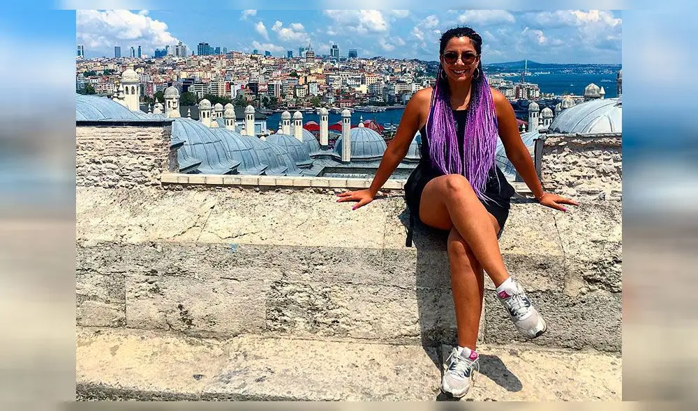 Mayra Couto comparte foto y deja notar celulitis para enviar aleccionador mensaje