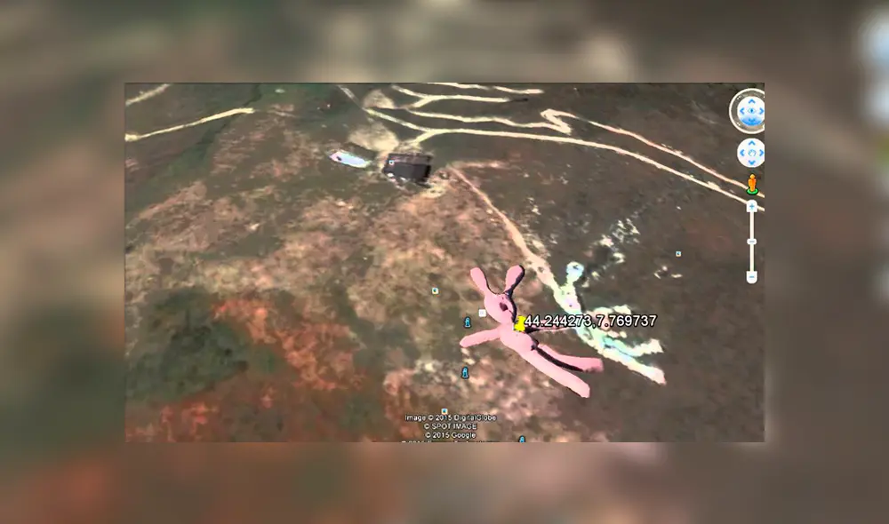 Desliza a la izquierda para conocer esta enorme escultura. Desliza a la izquierda para conocer esta enorme escultura.