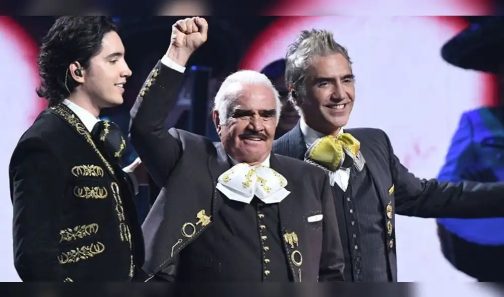 Vicente Fernández interpreta la canción “Ya no insistas corazón”, obra original de Juan Gabriel. Vicente Fernández interpreta la canción “Ya no insistas corazón”, obra original de Juan Gabriel.