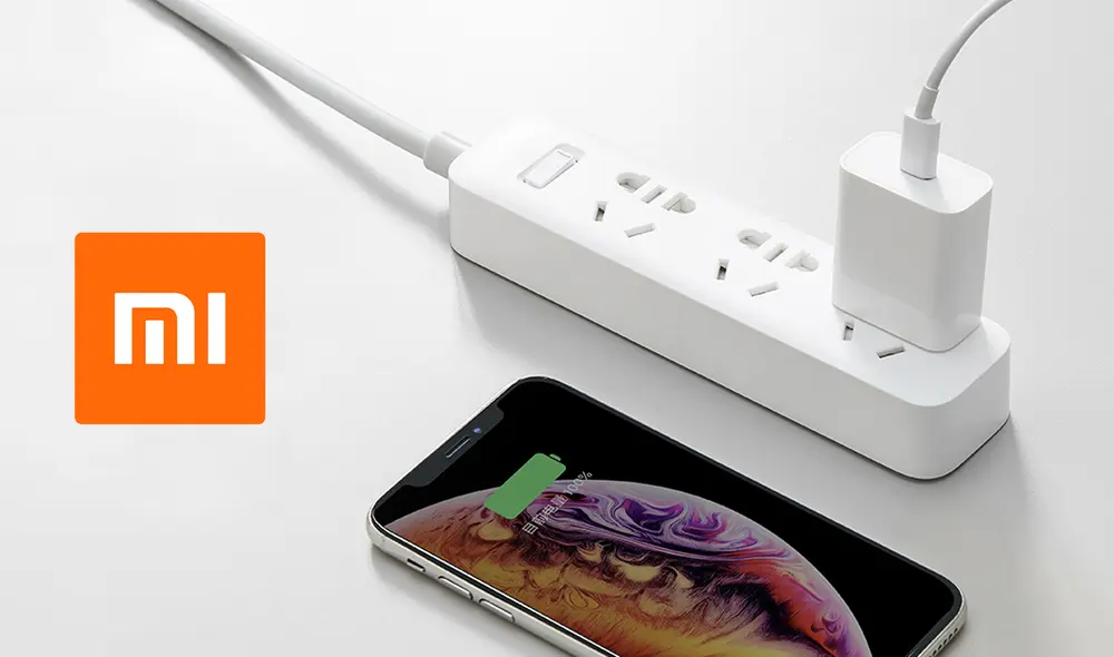 El cargador de Xiaomi ofrece una potencia de carga rápida de 20W y una entrada USB tipo C. Foto: Composición La República
