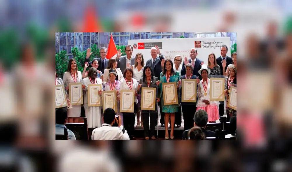 Gobierno condecoró a 13 destacadas mujeres con la Orden al Mérito Gobierno condecoró a 13 destacadas mujeres con la Orden al Mérito