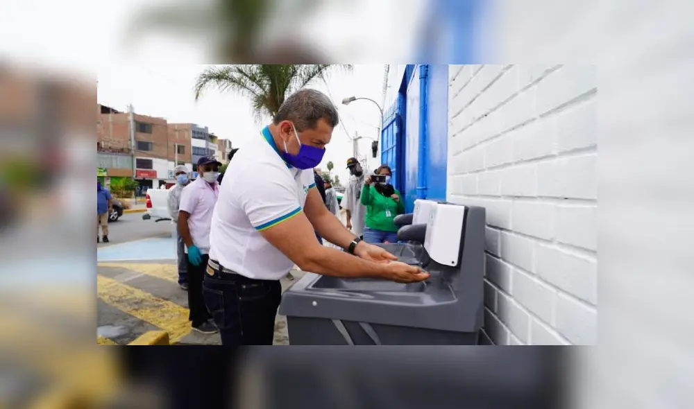 Al ingreso, los consumidores deberán limpiar sus manos en los lavaderos instalados. Foto: Municipalidad de Surco Al ingreso, los consumidores deberán limpiar sus manos en los lavaderos instalados. Foto: Municipalidad de Surco