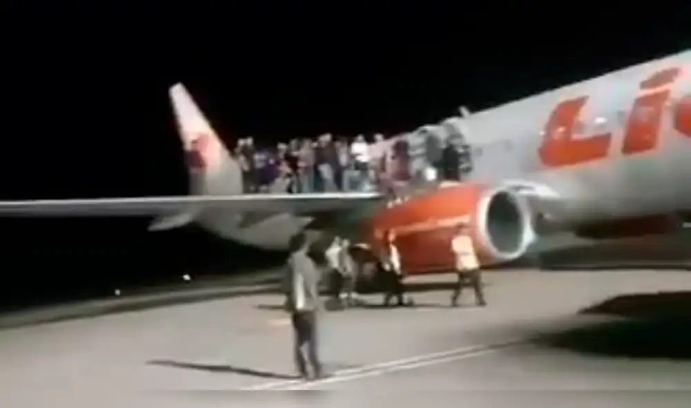 Indonesia: bromeó con que había una bomba en avión y provocó 11 heridos [VIDEO]
