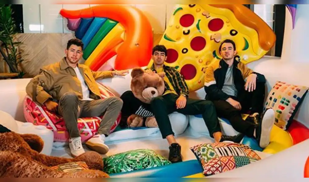 Jonas Brothers remecen las redes por cantar en español con Sebastián Yatra y Natti Natasha