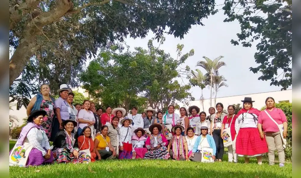 Víctimas de esterilizaciones forzadas piden reunión con el presidente Vizcarra Víctimas de esterilizaciones forzadas piden reunión con el presidente Vizcarra