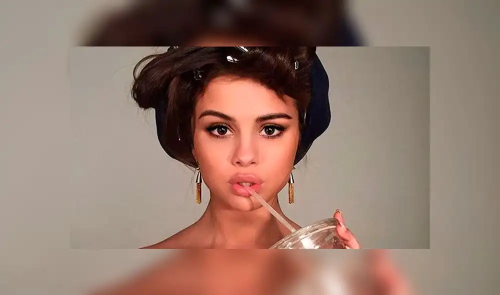 Selena Gomez muestra su increíble outfit al estilo de Jennifer Aniston 